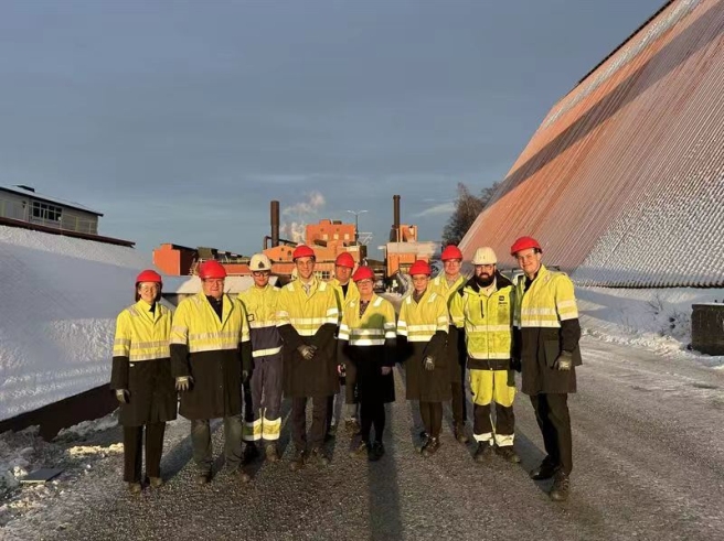 Norwegian Minister of Climate and Environment visits Elkem