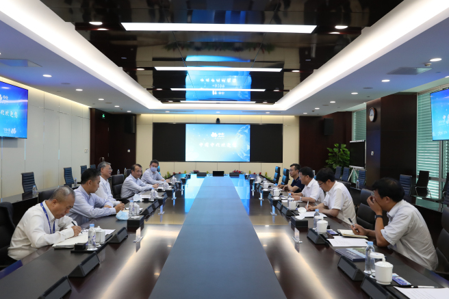 李凡榮會(huì )見(jiàn)北京化工大學(xué)校長(cháng)譚天偉院士